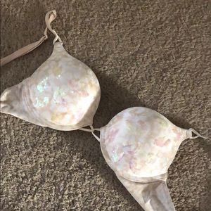 Victoria’s Secret push up bra